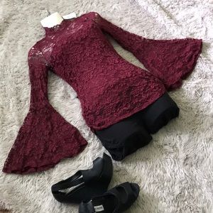 NWT ALMOST FAMOUS M BURGUNDY LACED LONG SLEEVE TOP